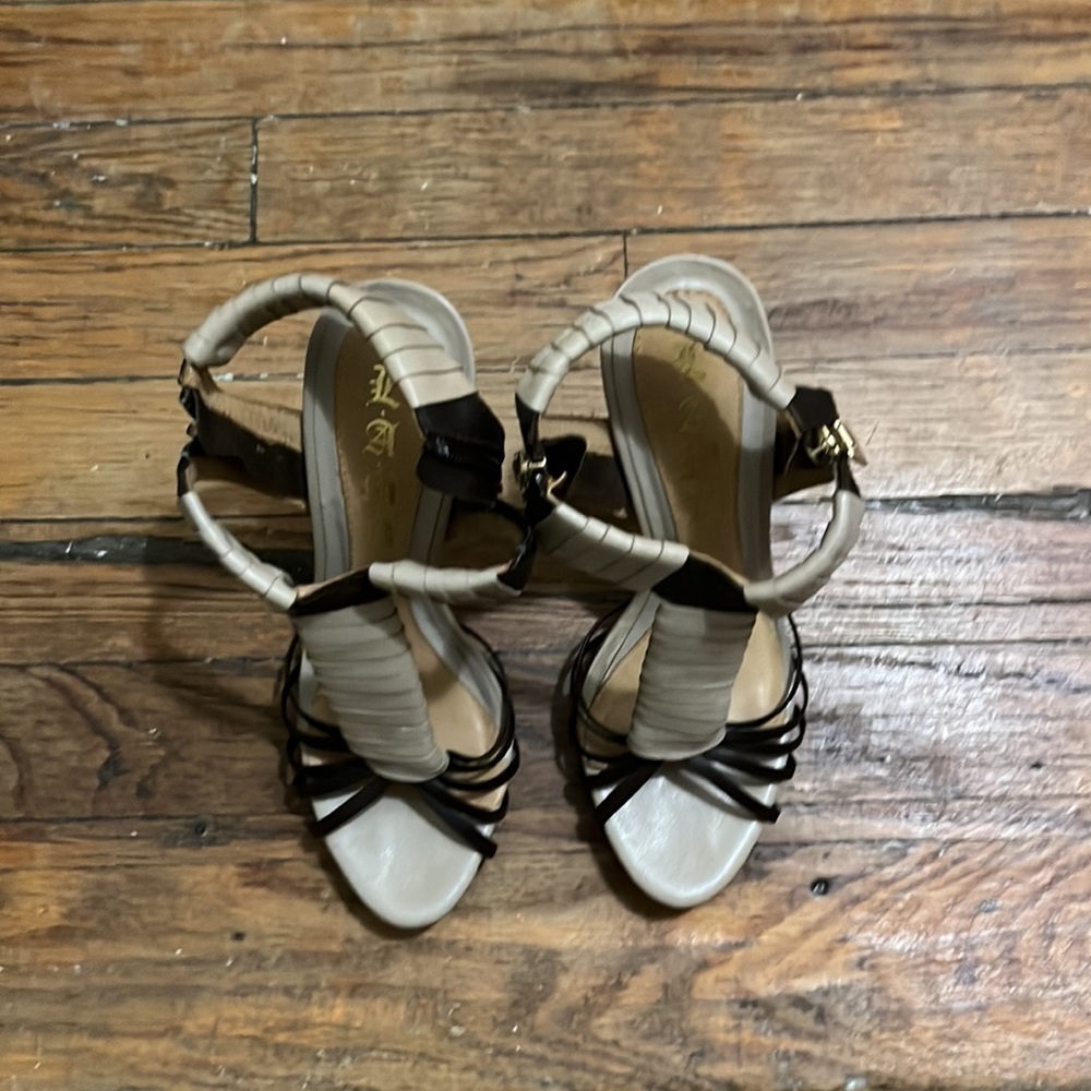 Buy - Picture 7 of 8